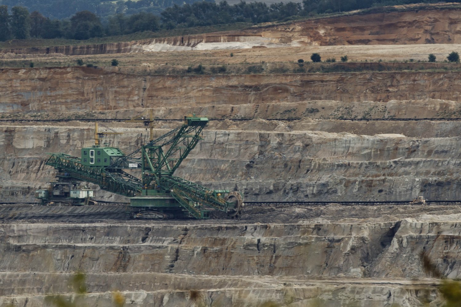 Opinie na temat tego, czy Polska powinna wstrzymać wydobycie w kopalni Turów są podzielone.