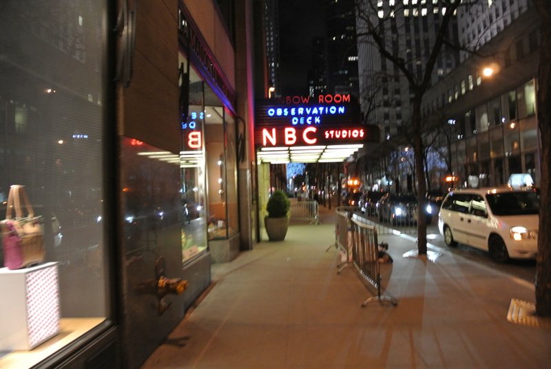 Redakcja stacji NBC. Ciekawe, że na Times Square można obserwować studio, w którym na żywo nagrywany jest program informacyjny lub publicystyczny. Przed szybami zawsze stoją dziesiątki turystów.