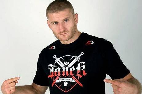 Jan Błachowicz to nie tylko zawodnik MMA i międzynarodowy mistrz KSW w wadze półciężkiej. W Cieszynie eksploruje podziemia, strzela z łuku, lubi też czytać o kometach i asteroidach.