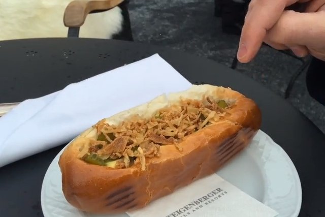 Tak wygląda hot dog za 38 franków