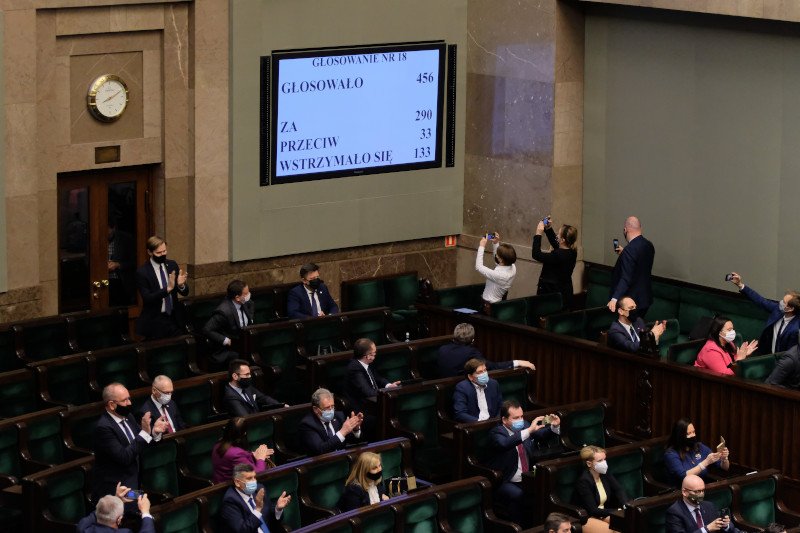 Sejm przyjął we wtorek ustawę wyrażającą zgodę na ratyfikację decyzji o zwiększeniu zasobów własnych UE.