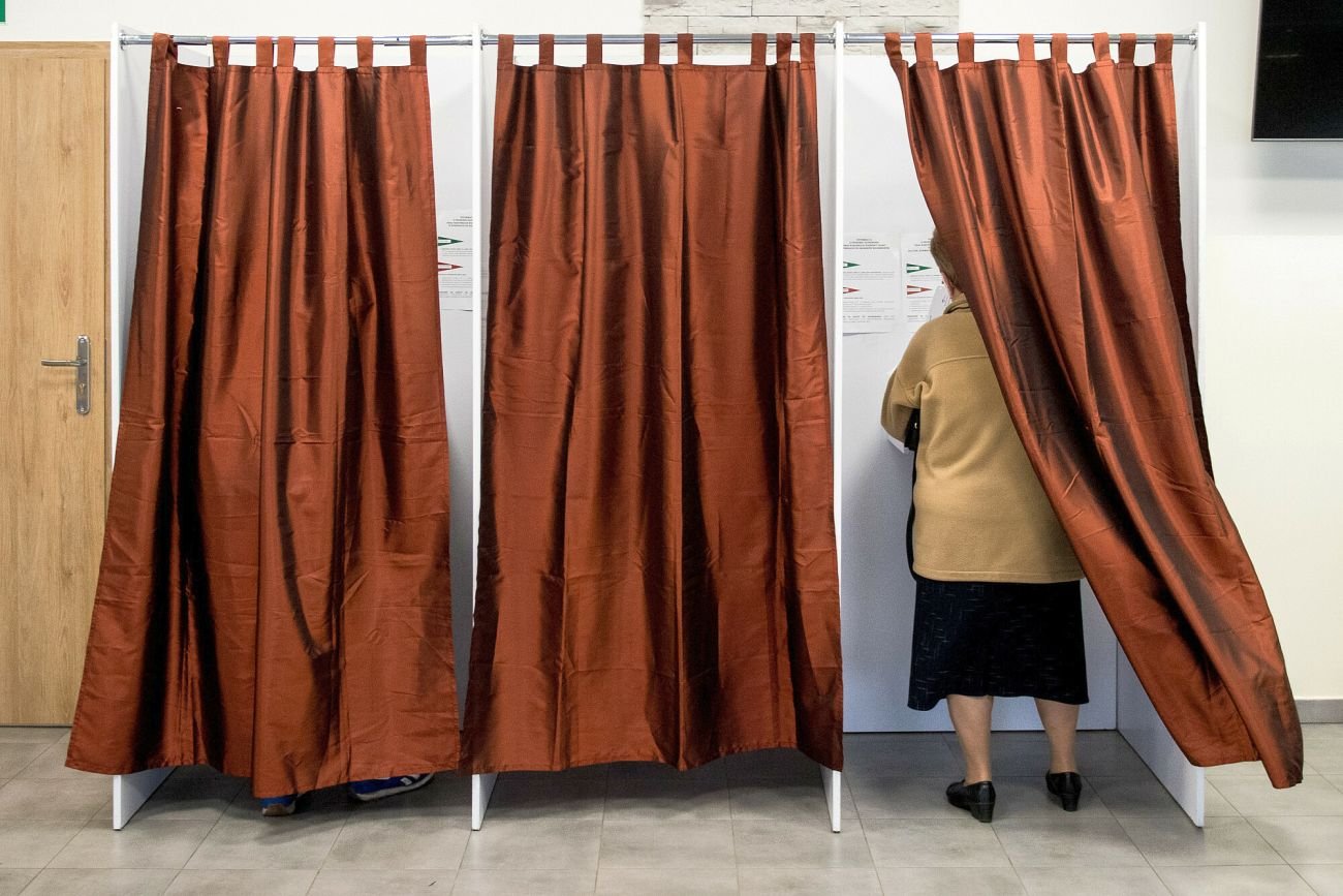 Jak głosowali najstarsi i najmłodsi wyborcy? Wyniki mogą zaskakiwać