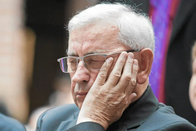 Bp Tadeusz Pieronek jest oburzony politycznym zaangażowaniem części polskich biskupów