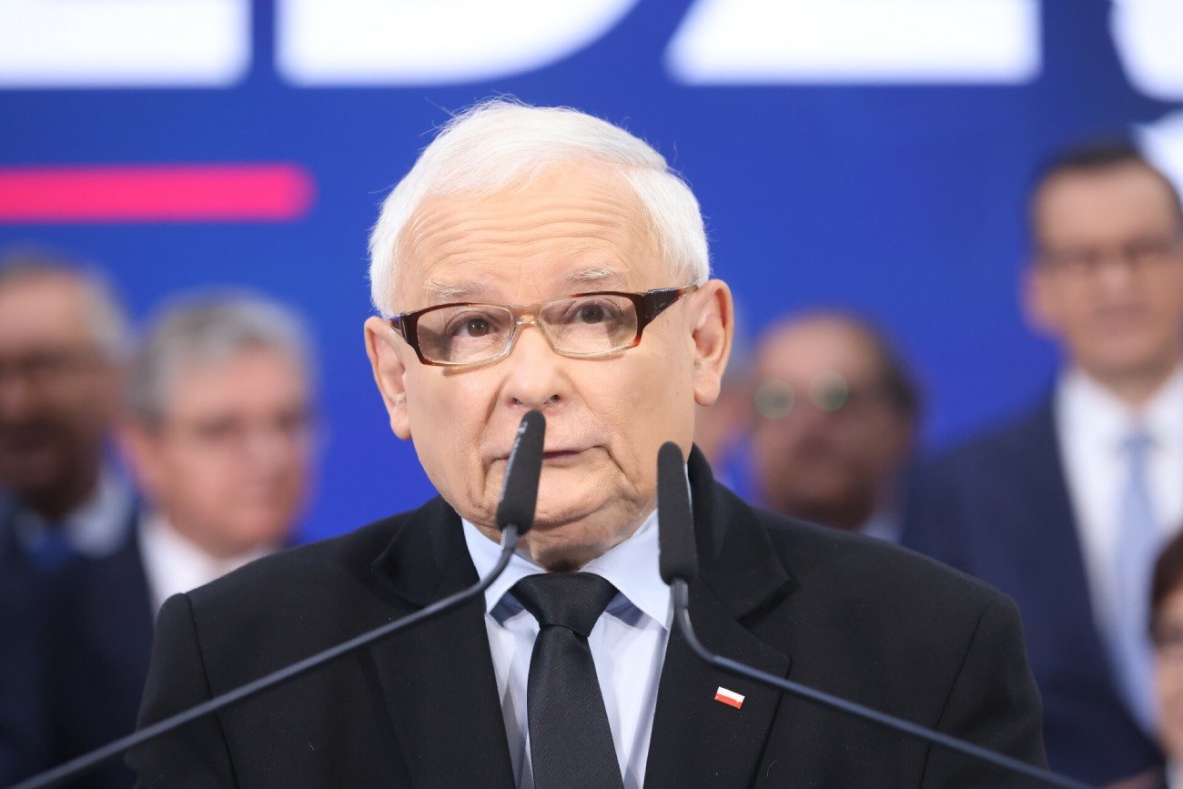W nowym sondażu PiS wygrywa, ale jego sytuacja jest skomplikowana