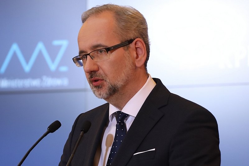 Grupa ludzi weszła do bloku zamieszkiwanego przez Adama Niedzielskiego.