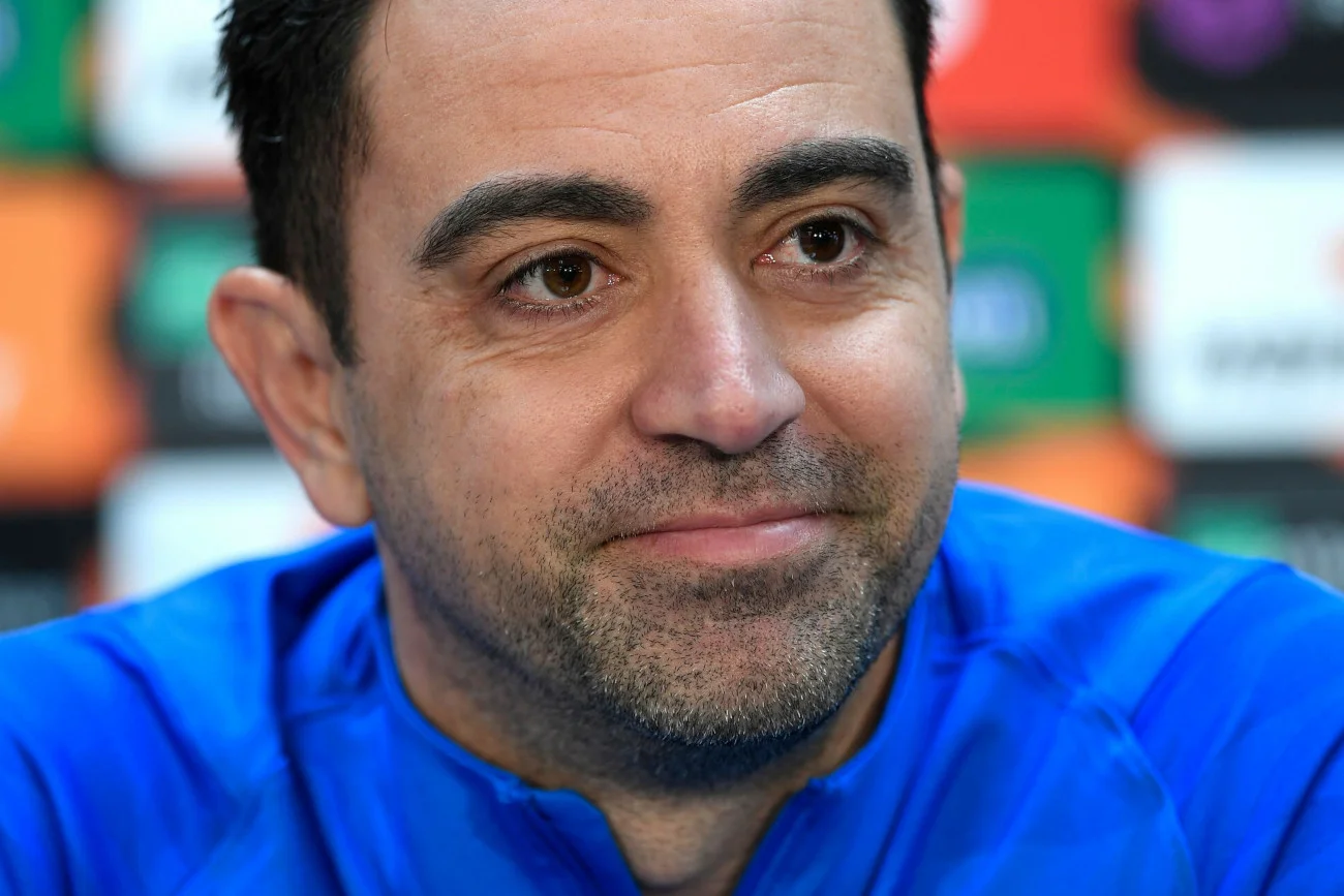 Xavi został zapytany na konferencji przed rewanżem z Eintrachtem Frankfurt, co sądzi o transferze Lewandowskiego.