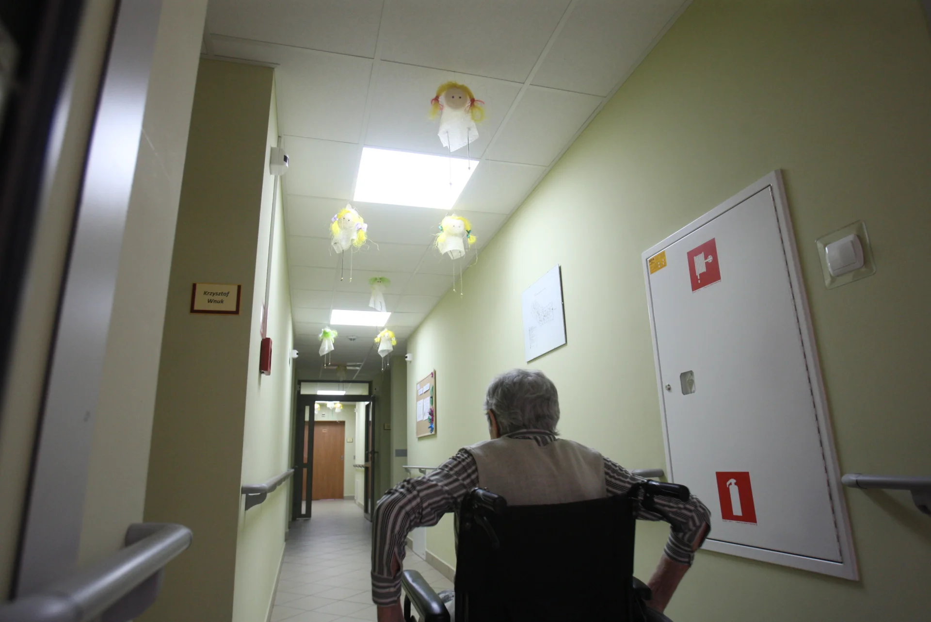 Opiekunka MOPS zastępuje niejako pielęgniarkę. Spoczywa na niej wielka odpowiedzialność.