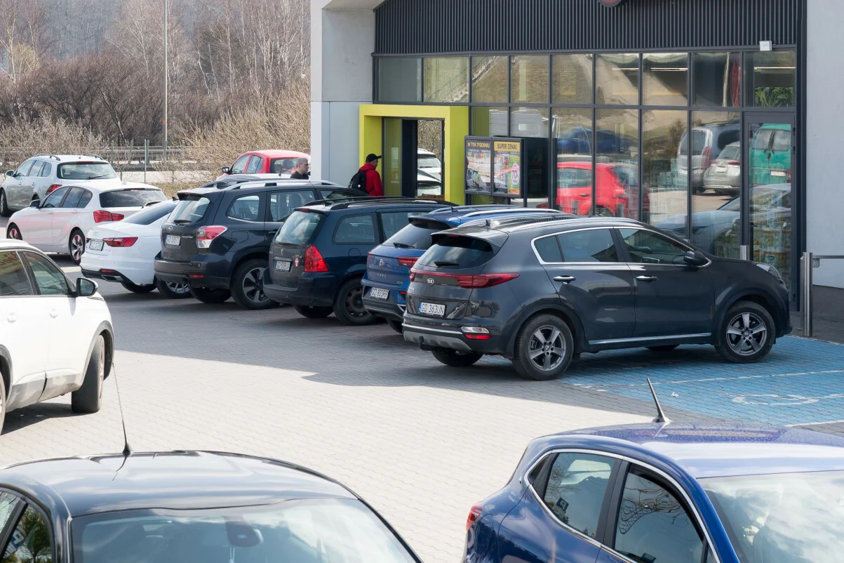 UOKIK zajął się sprawą mandatów za bilet na parkingu. Były niezgodne z prawem.