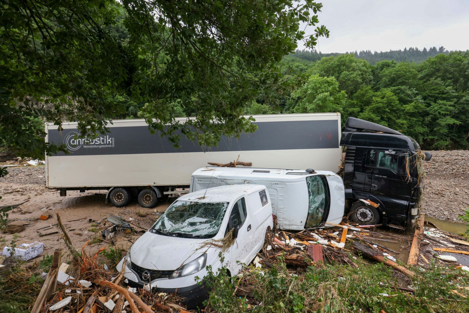 Jak dojechać do Holandii, Belgii lub Francji? Sprawdziliśmy, czy powódź w Niemczech wpływa na podróżowanie na Zachód