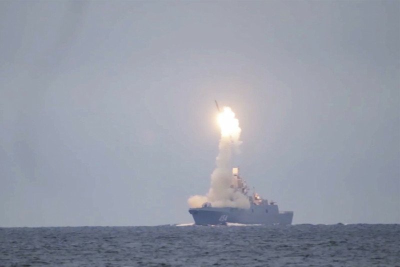 Rosja znów testuje Zachód. Pochwaliła się udaną próbą wystrzelenia pocisku "Cyrkon"