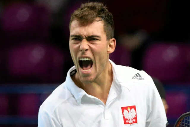 Jerzy Janowicz senior podkreślił, że do 16. roku życia jego syn trenował "w fatalnej hali, w szopie"