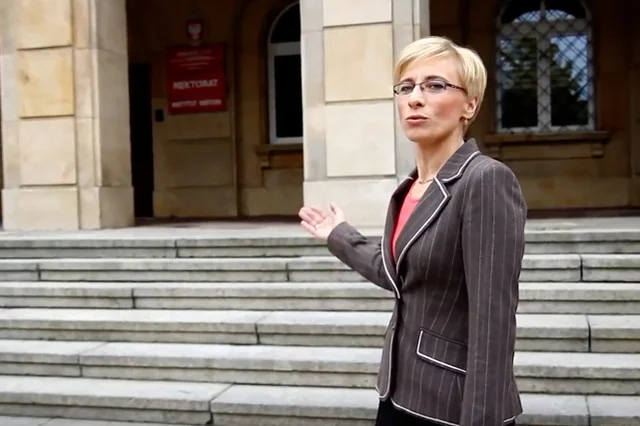 Beata Gosiewska domaga się dla siebie oraz dzieci 5 mln złotych za śmierć męża w katastrofie smoleńskiej.