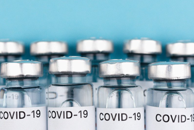 Rząd przyśpiesza szczepienia, czeka nas ogromna dostawa szczepionek Pfizer.