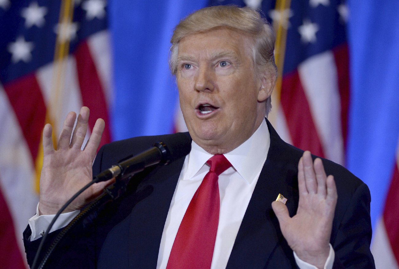 Donald Trump znów stanie przed sądem. Były prezydent USA usłyszał już 37 zarzutów.