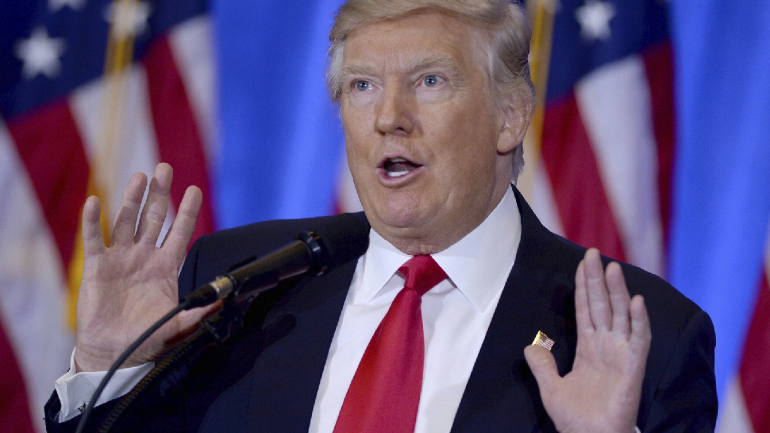 Donald Trump znów stanie przed sądem. Były prezydent USA usłyszał już 37 zarzutów.