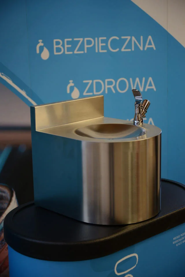 W zeszłym roku podpisano porozumienie między MPWIK i Urzędem Miasta Warszawy na temat udostepnienia wody pitnej uczniom warszawskich szkół.