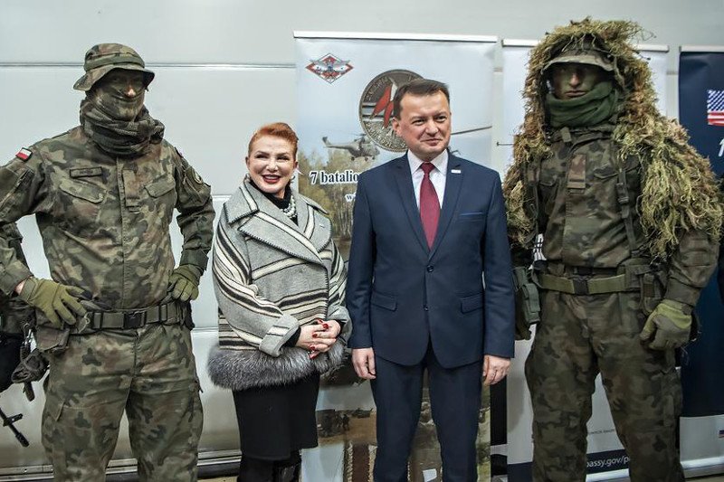 Minister Błaszczak i ambasador Mosbacher byli w bardzo dobrych humorach.