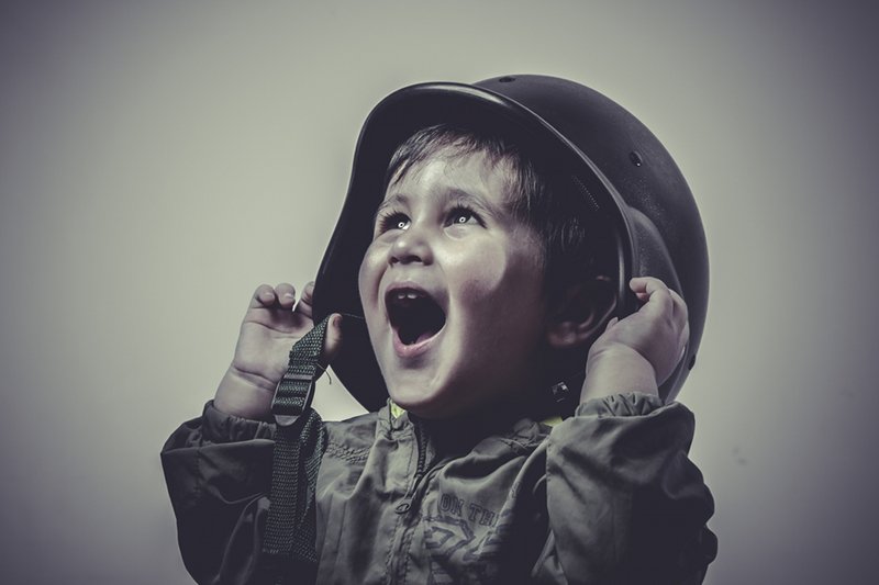 Niektórzy Polacy zamiast myśleć o walce z wrogiem zastanawia się nad ucieczką z kraju, bądź kolaboracją