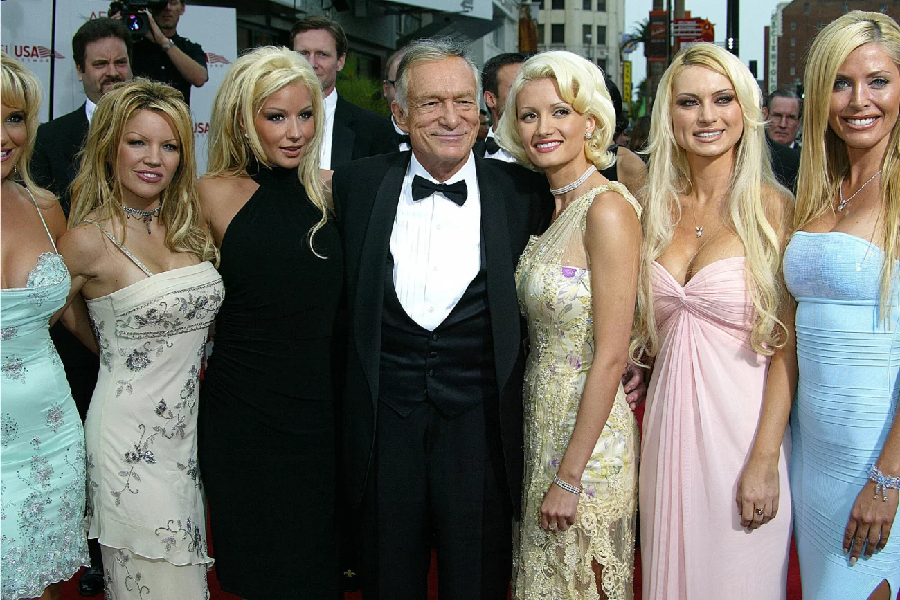 Hugh Hefner rozliczony z gwałtu, przemocy, gróźb i narkotyków w dokumencie "Secrets of Playboy" Alexandry Dean