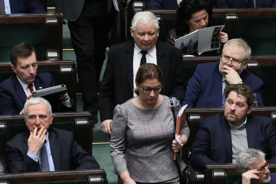 W PiS podobno znaleziono już winnego nieobecności prezesa Jarosława Kaczyńskiego podczas minuty ciszy poświęconej pamięci Pawła Adamowicza.