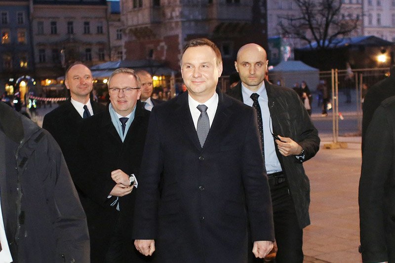 Jak prezydent Andrzej Duda wytłumaczy sojusznikom z USA polityką uprawianą przez PiS?