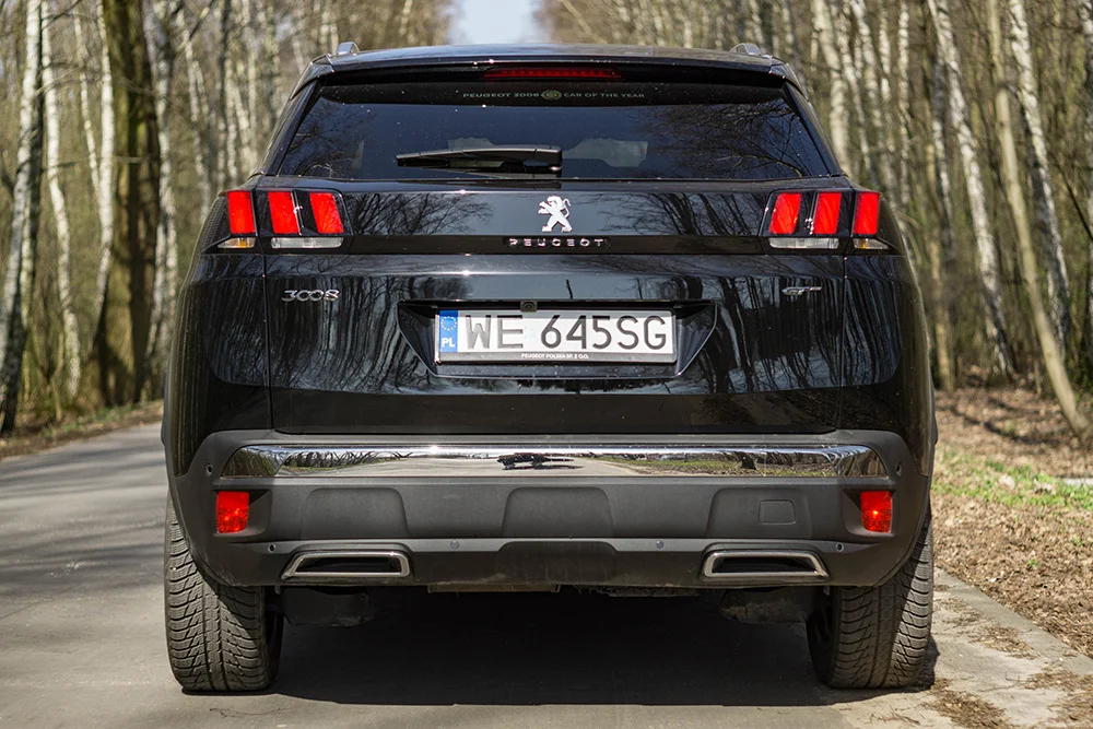 Światła podobne jak w całej marce Peugeot.