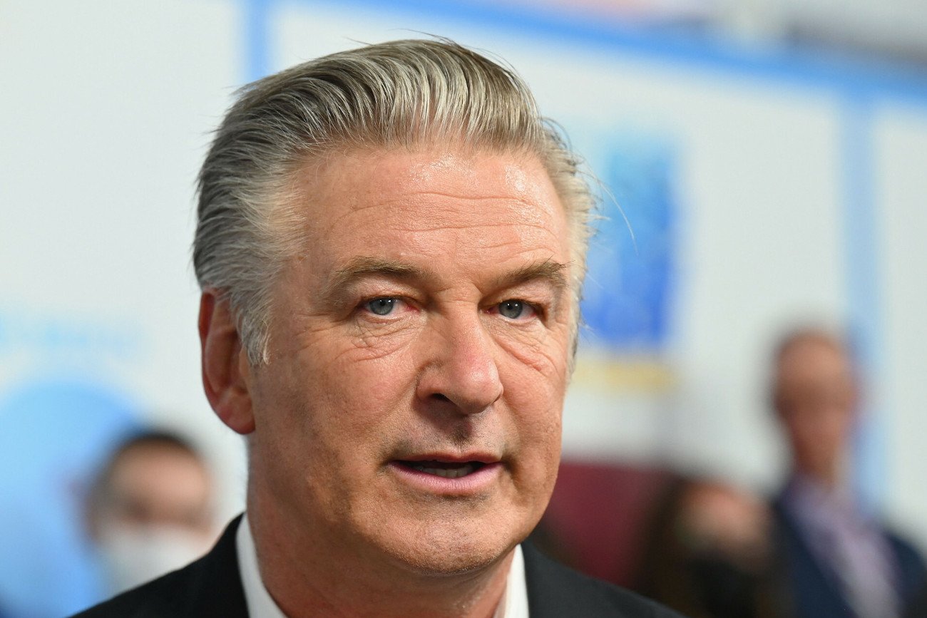 Aktor Alec Baldwin miał postrzelić dwie osoby na planie filmowym w Nowym Meksyku.
