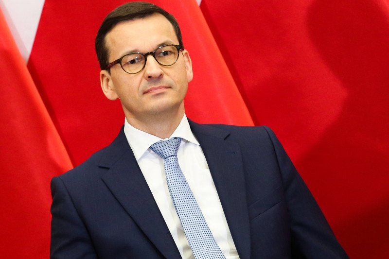 Mateusz Morawiecki miałby oglądać trening reprezentacji Polski w piłce nożne z dziećmi i z.... Adamem Nawałką.