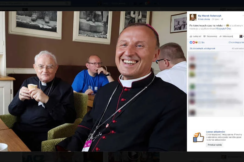 Biskup Marek Solarczyk stał się sensacją Facebooka dzięki swojej relacji ze Światowych Dni Młodzieży.