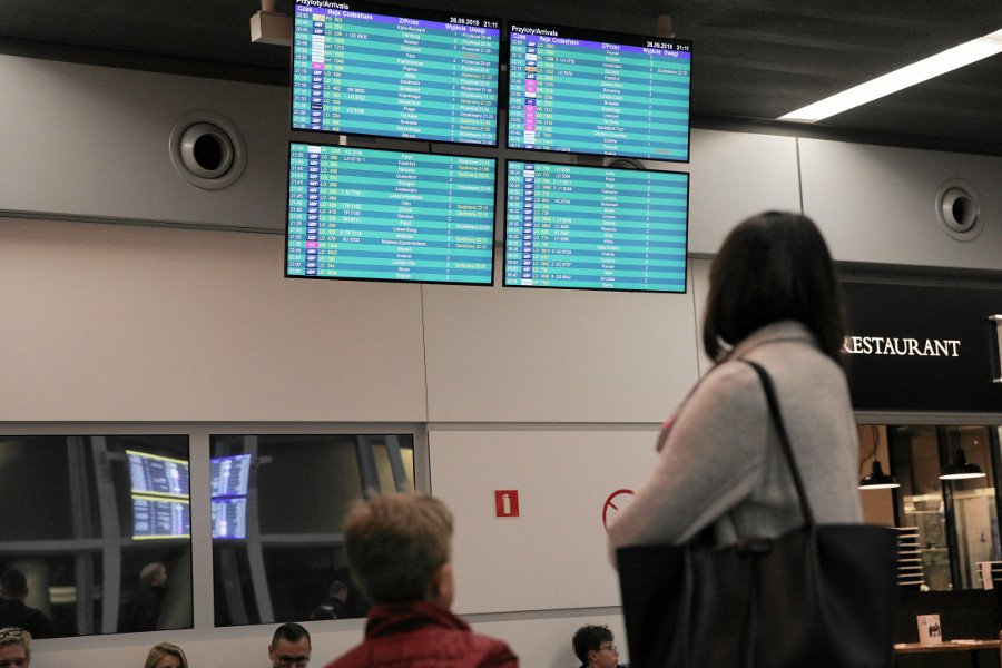 Turyści spędzili sylwestra na lotnisku