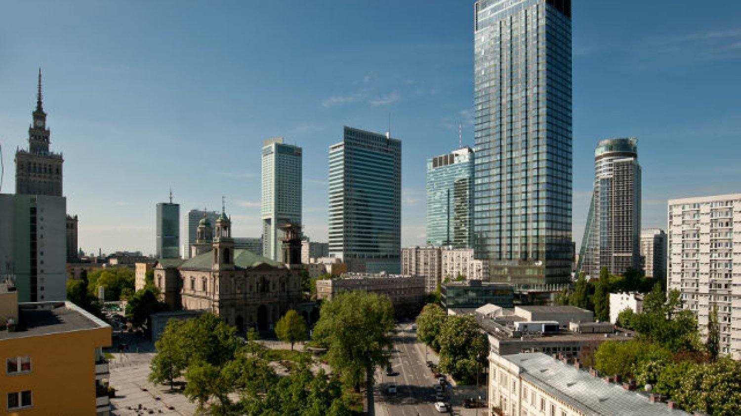 Cosmopolitan, luksusowy drapacz chmur w centrum Warszawy, to świetny przykład nieruchomości z segmentu określanego mianem "prime location".