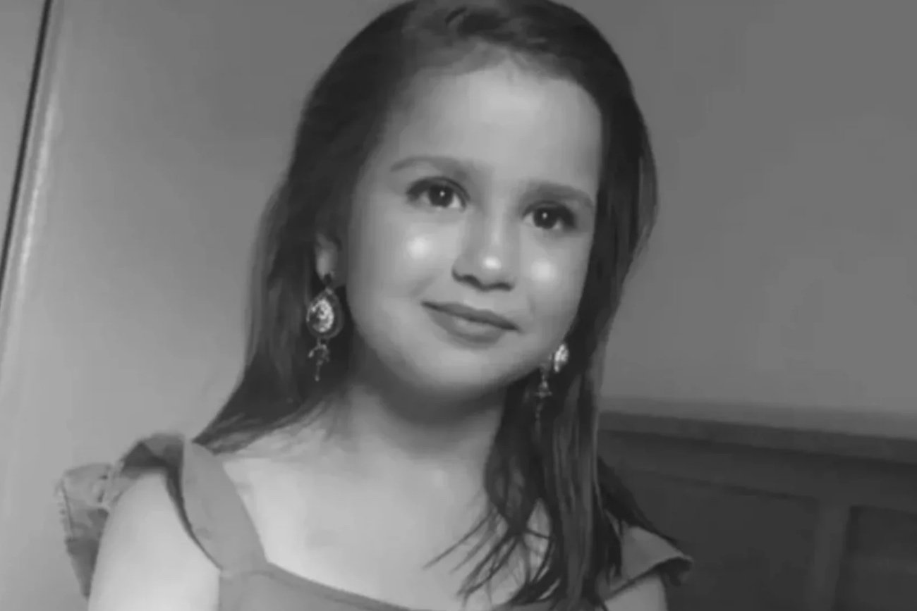 Rusza proces ojca 10-letniej Sary Sharif. Mężczyzna katował ją przez ponad dwa lata.