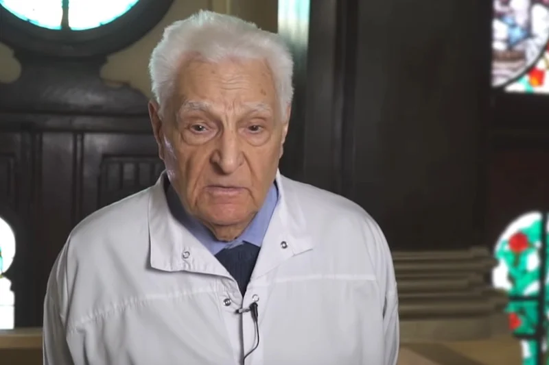 Dr Tadeusz Krawecki ze smutkiem wspomina czasy, kiedy wiele dzieci umierało z powodu chorób zakaźnych.