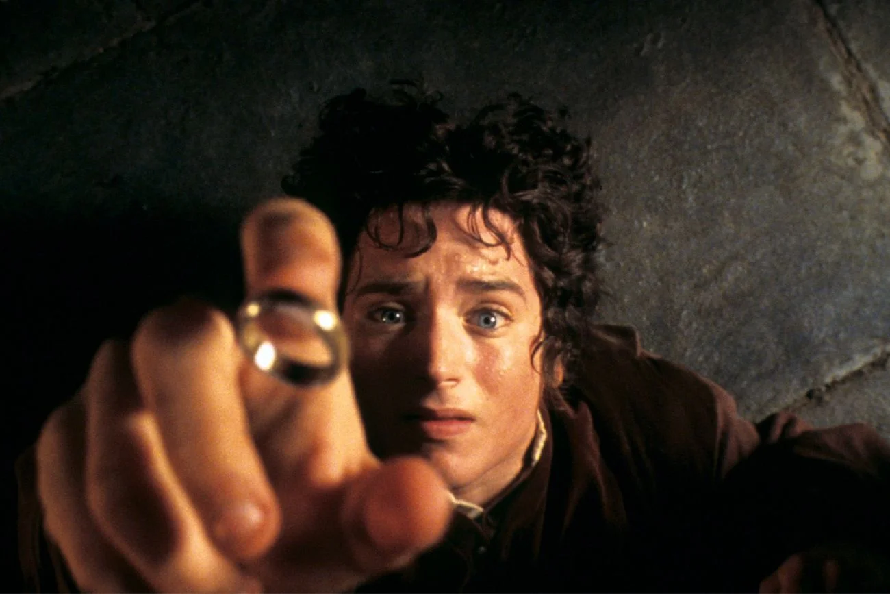 Elijah Wood w filmie "Władca Pierścieni: Drużyna Pierścienia"