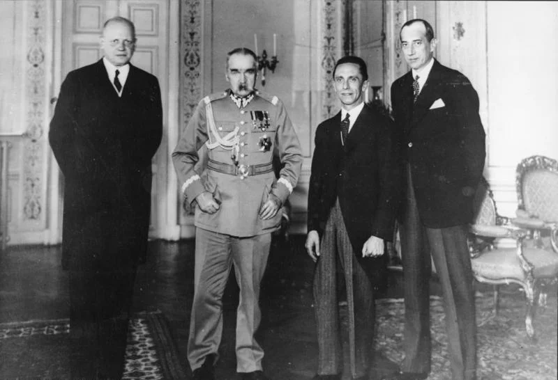 Hans Adolf von Moltke, Józef Piłsudski, Joseph Goebbels i Józef Beck w Warszawie 14 czerwca 1934.