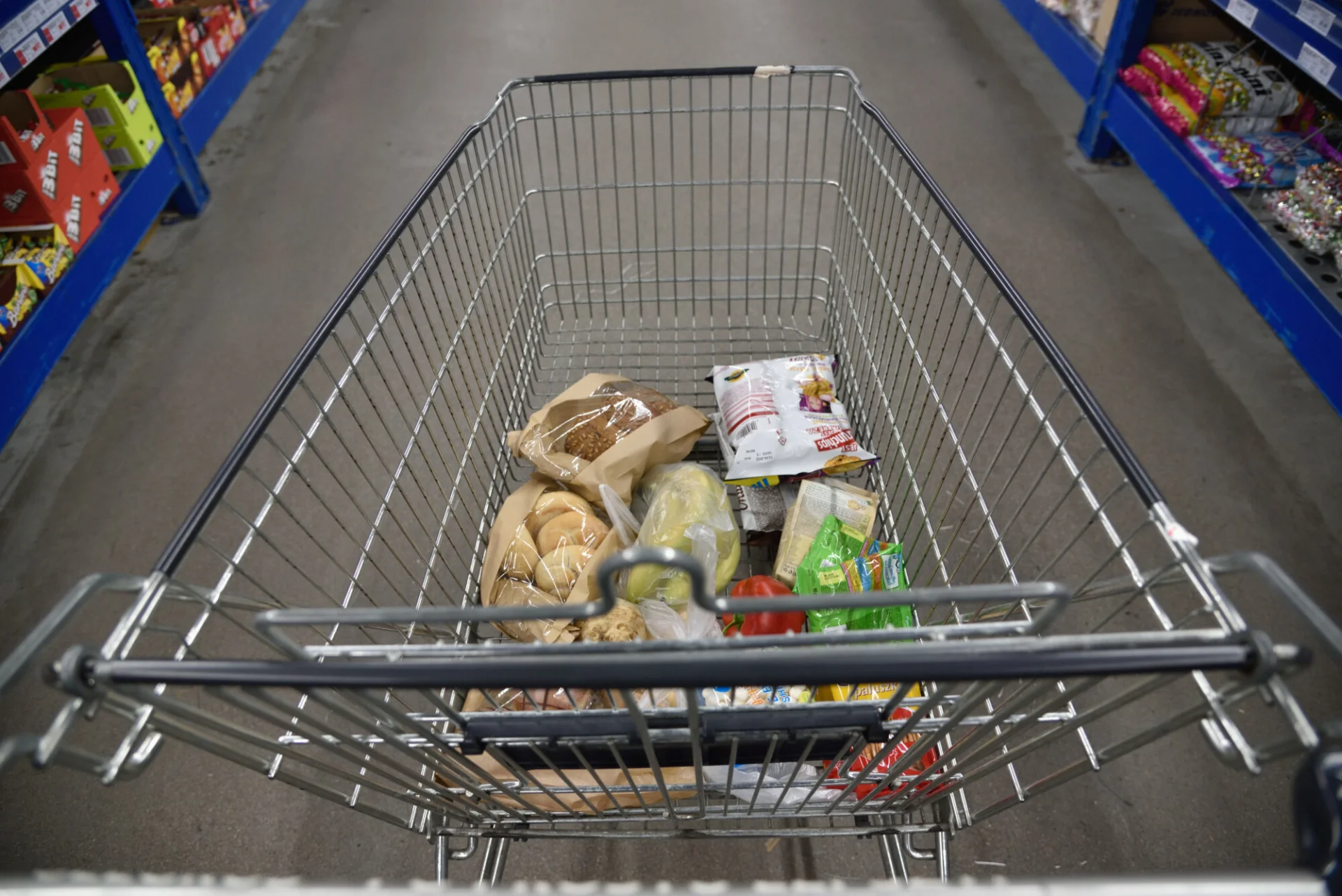 Jak ludzie kradną w polskich supermarketach?