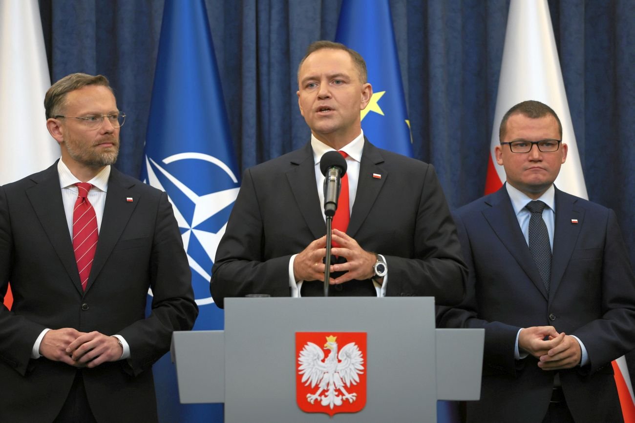 Nawrocki znów to zrobił. Kolejna wyuczona przemowa i ucieczka przed mediami