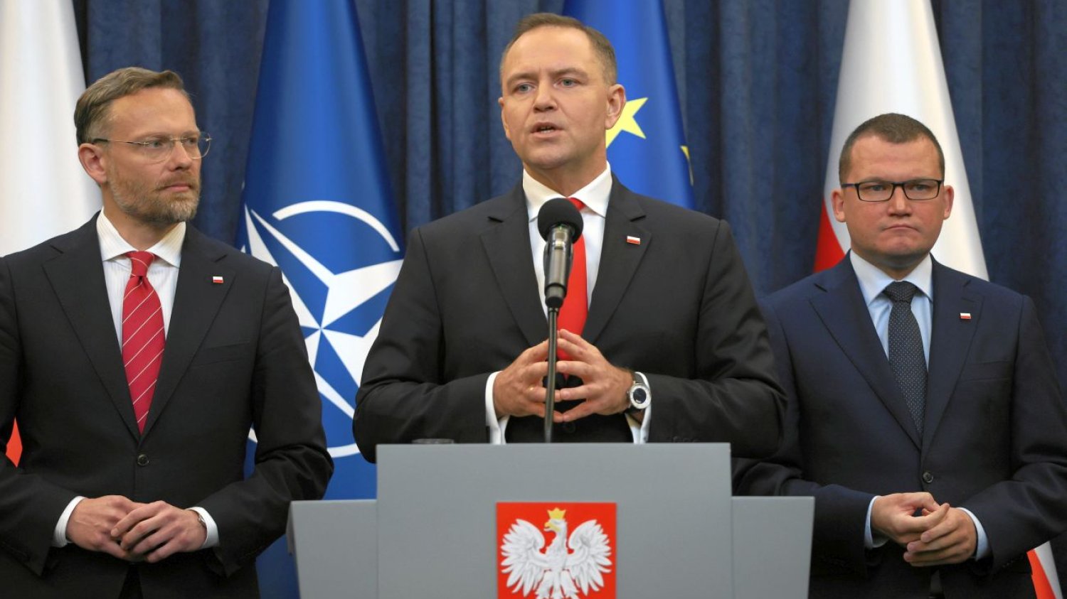 Nawrocki znów to zrobił. Wyuczona przemowa i ludzie w charakterze paprotek