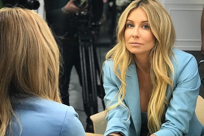 Małgorzata Rozenek pokazała zdjęcia po wizycie u fryzjera. Gwiazda TVN mocno ścięła włosy, decydując się na radykalną metamorfozę.