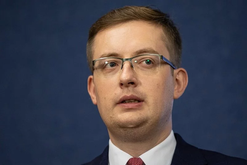 Poseł Konfederacji - Robert Winnicki przyznał, że poprze w wyborach na RPO kandydaturę Bartłomieja Wróblewskiego.
