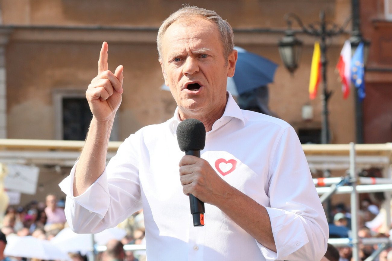 Tusk w Poznaniu ostro o PiS: Ta władza to seryjni mordercy kobiet