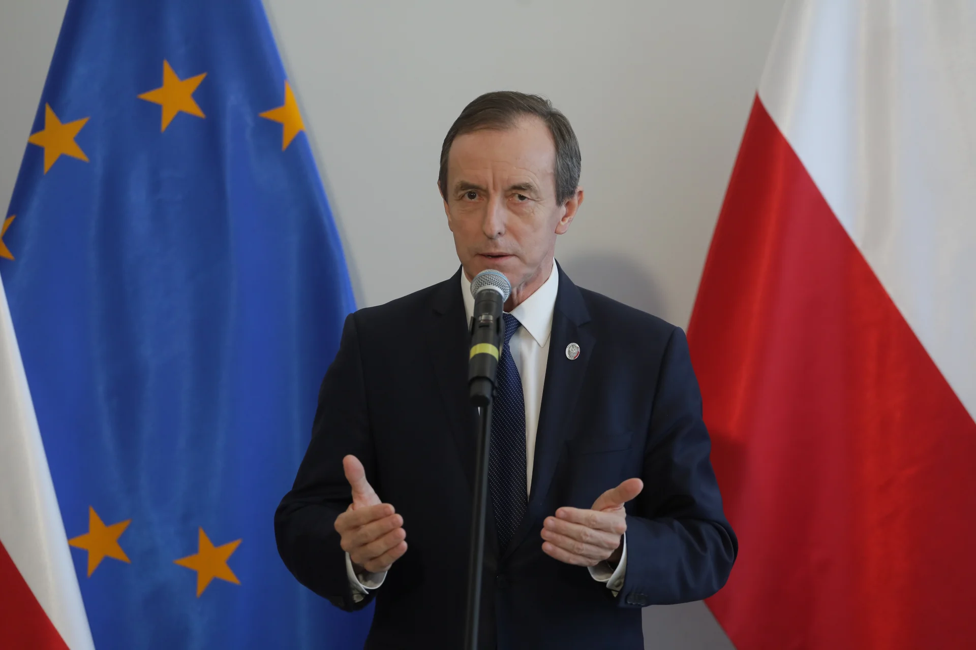 Marszałek Senatu Tomasz Grodzki wygłosił orędzie przed II turą wyborów prezydenckich tuż przed ogłoszeniem ciszy wyborczej. Orędzie marszałka Senatu Tomasza Grodzkiego.