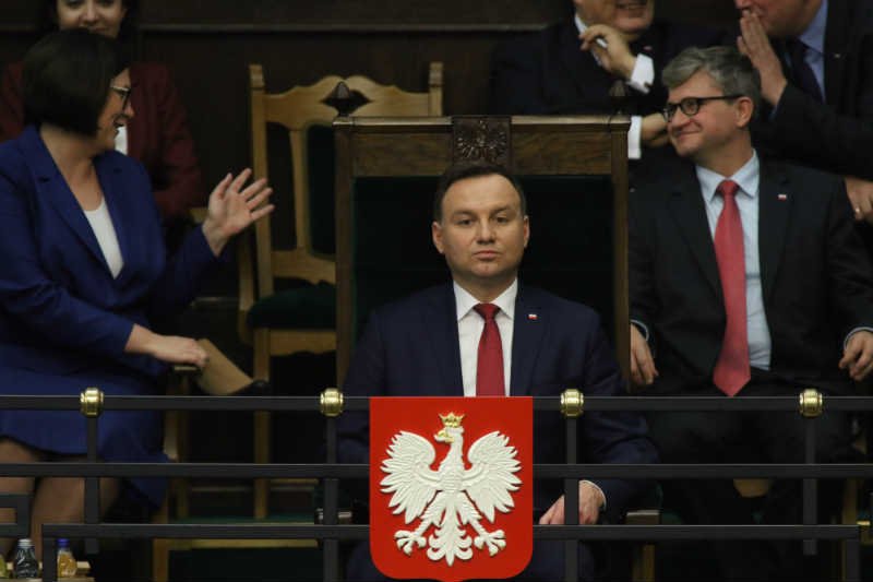 Andrzej Duda nie powstrzyma skoku na Trybunał Konstytucyjny.