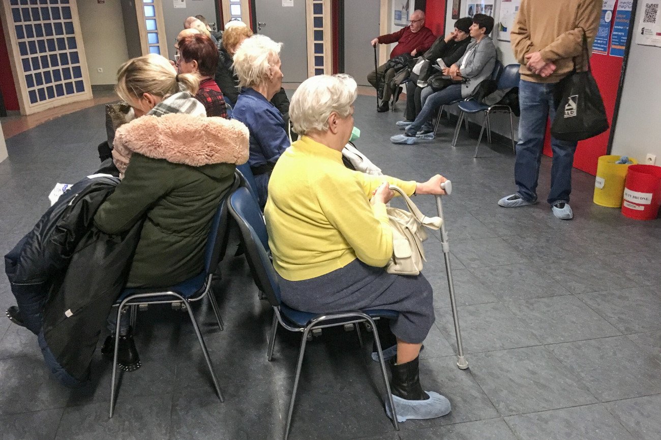 Więcej osób z pierwszeństwem do lekarza.