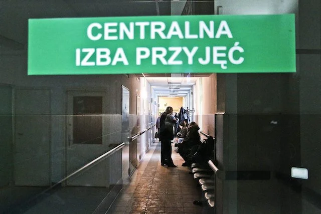 Liczysz na wizytę domową? Lepiej przygotuj się na spacer do szpitala.