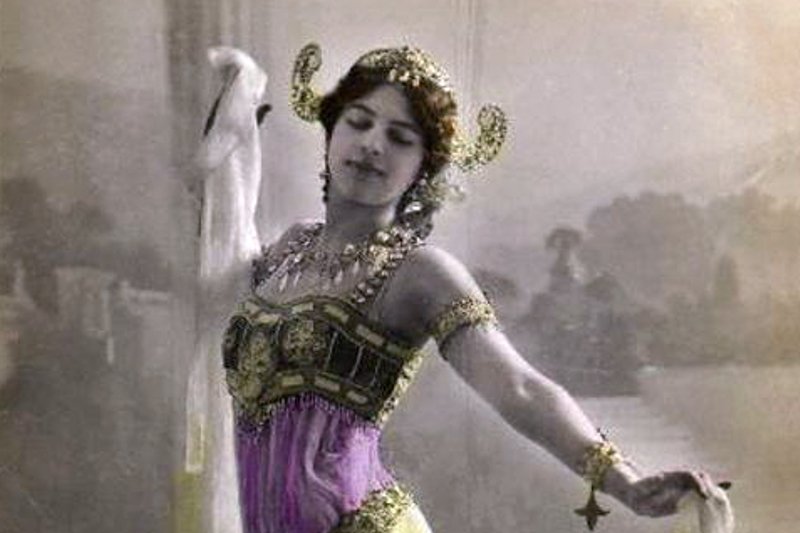 Brytyjscy urzędnicy ministerstwa obrony mają zakaz kontaktów z młodymi, pięknymi kobietami. Na zdjęciu Mata Hari, słynna kobieta-szpieg