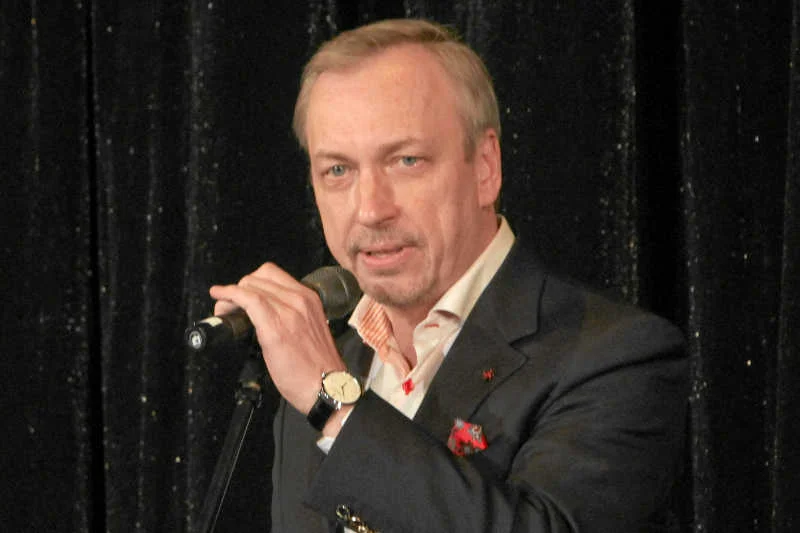 Bogdan Zdrojewski o filmie o Smoleńsku: Za wcześnie