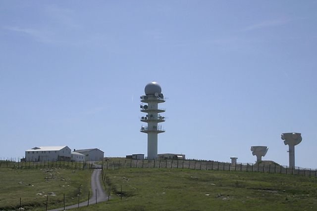 Francuska wojskowa stacja radiowa Pierre-Sur-Haute.