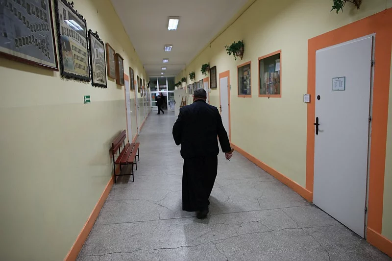 Coraz mniej uczennic i uczniów uczęszcza na katechezę. W niektórych klasach nie ma żadnych chętnych na te nieobowiązkowe zajęcia. Coraz mniej uczennic i uczniów uczęszcza na katechezę. W niektórych klasach nie ma żadnych chętnych na te nieobowiązkowe zajęcia.