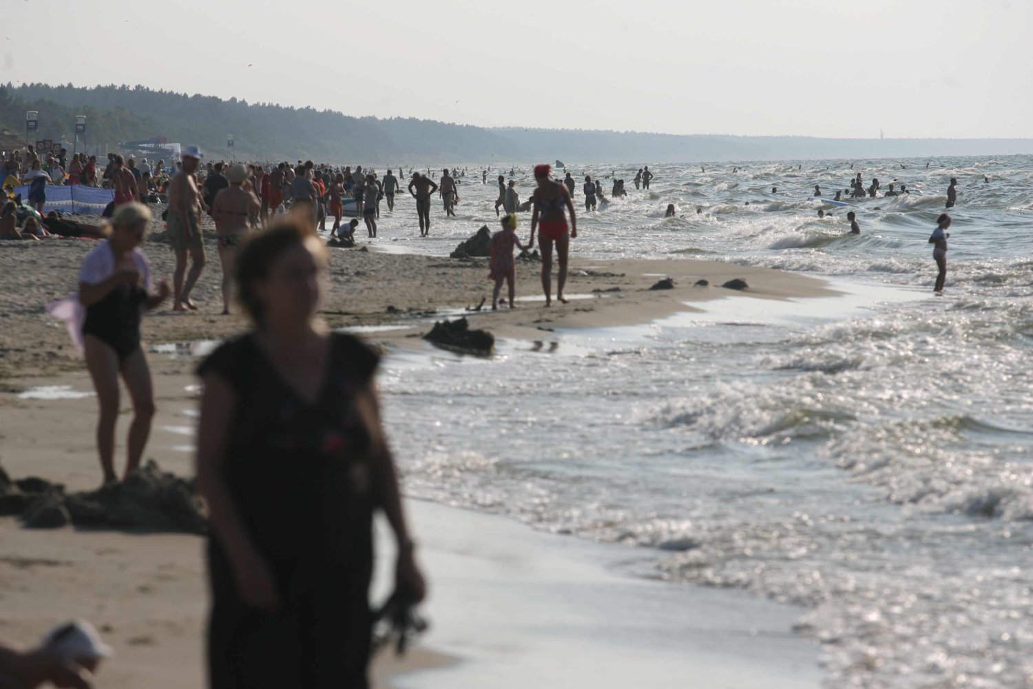 Premier Morawiecki przyznał rentę specjalną rodzinie policjanta, który zginął w Sztutowie ratując tonącą dziewczynkę